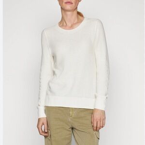 GAP BELLA CREW -‎ ivory frost/off-white -size medium